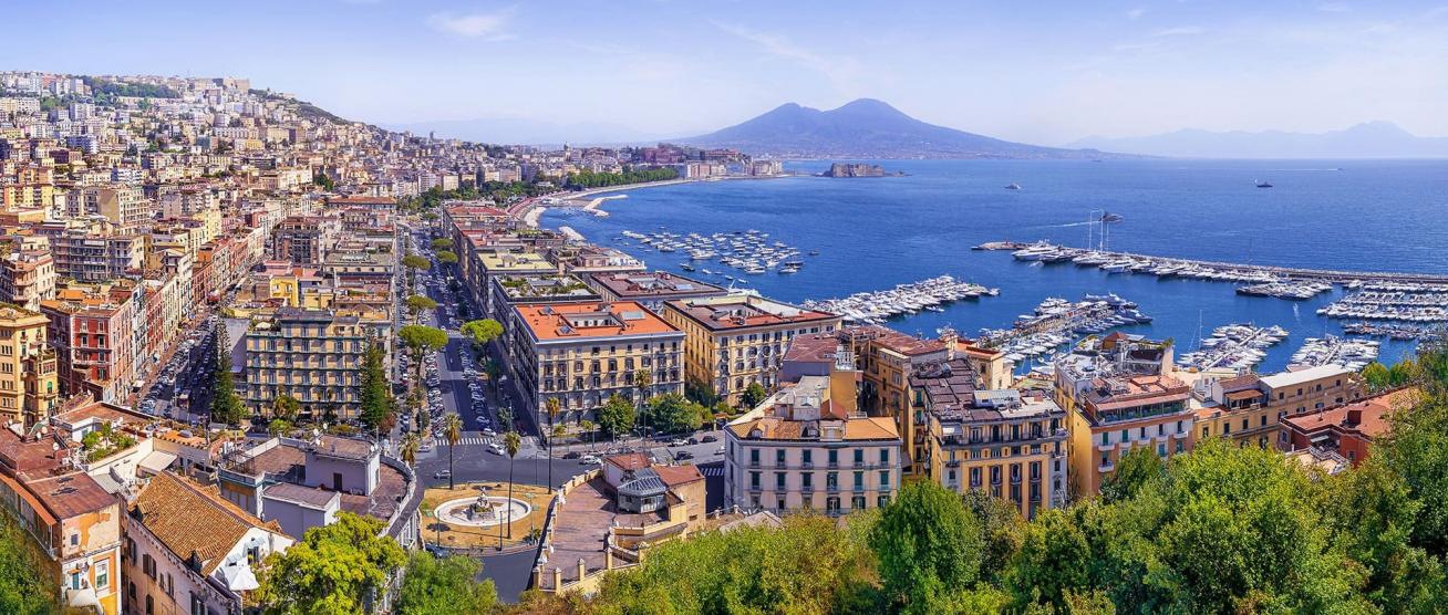 Amalfi coast and Pompeii tour from ROME by train with pick at Naples train station